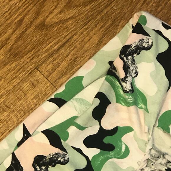 Nordstrom Open Edit Green Pink Black Astract Camo Muscle Tank Top Size XS - Picture 6 of 11